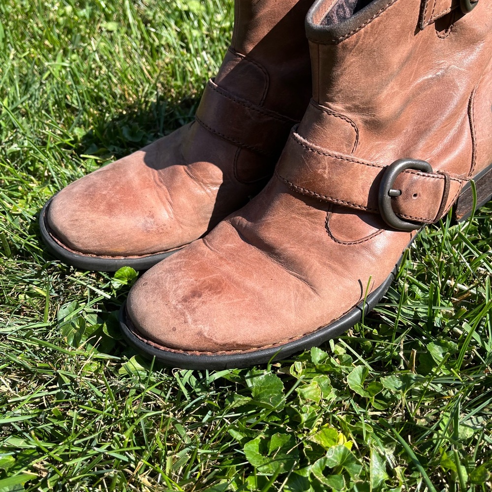 Born Leather Boots. 8 - Picture 3 of 11